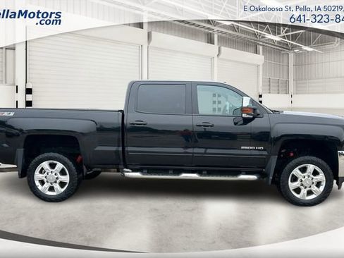 Used 2015 Chevrolet Silverado 2500 LT w/ LT Convenience Package AWD/4WD image 2