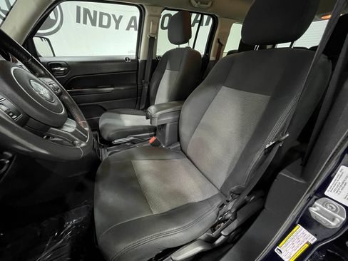 Used 2014 Jeep Patriot Latitude w/ All Weather Capability Group AWD/4WD image 11