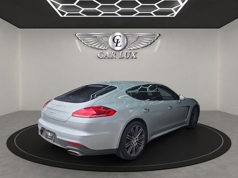 Used 2016 Porsche Panamera 4 image 7