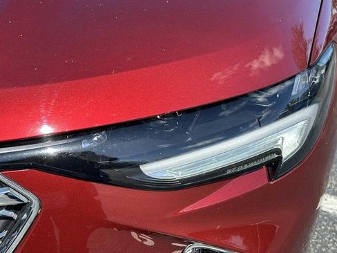 Used 2023 Buick Envision Avenir image 9