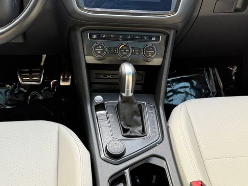 Used 2019 Volkswagen Tiguan SEL Premium R-Line w/ 3rd Row Seat Package AWD/4WD image 15