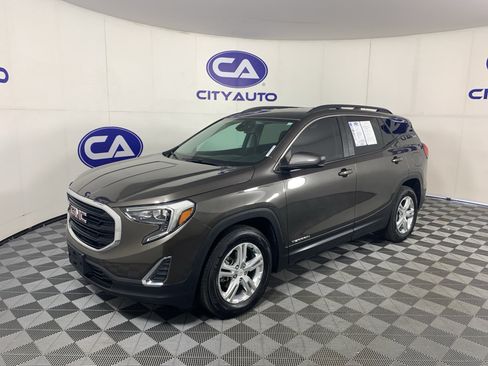 Used 2020 GMC Terrain SLE w/ Driver Convenience Package FWD image 7