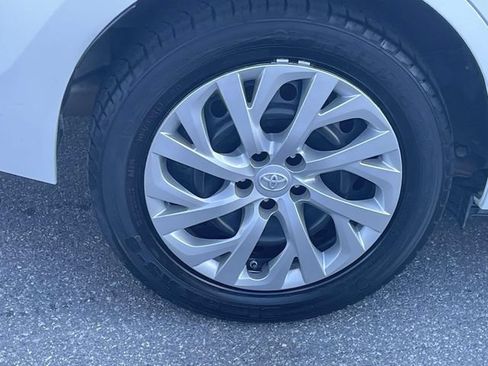 Used 2019 Toyota Corolla LE FWD image 7