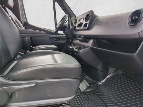Used 2021 Mercedes-Benz Sprinter 2500 image 15