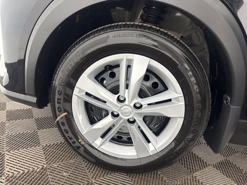 New 2025 Nissan Kicks Play S image 26