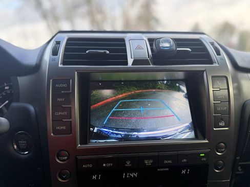 Used 2018 Lexus GX 460 image 34