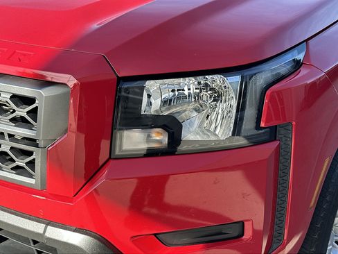 Used 2022 Nissan Frontier SV w/ Technology Package image 11