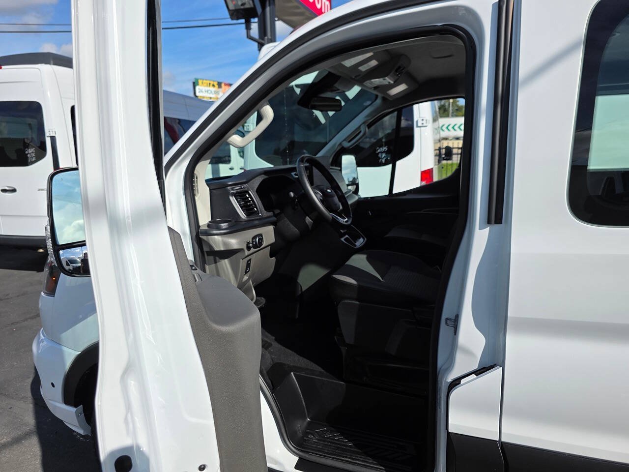 Used 2026 Ford Transit 350 XLT RWD image 19