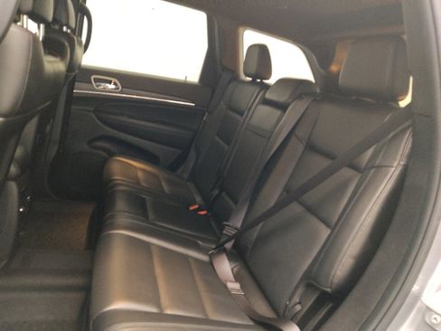 Used 2021 Jeep Grand Cherokee Limited w/ Luxury Group II image 18