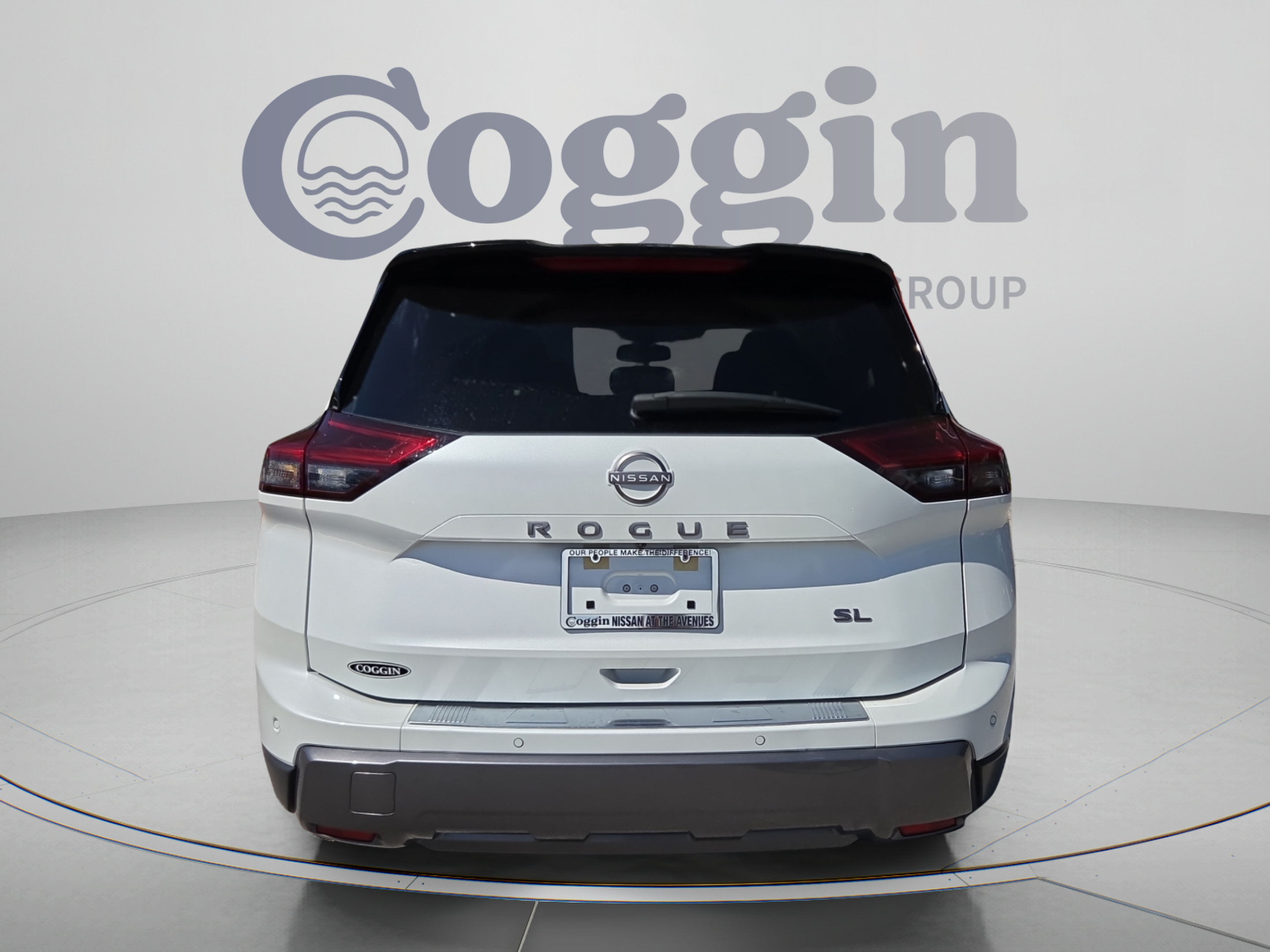 Used 2024 Nissan Rogue SL FWD image 4