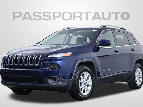 Used 2016 Jeep Cherokee Latitude w/ Cold Weather Group AWD/4WD image 1
