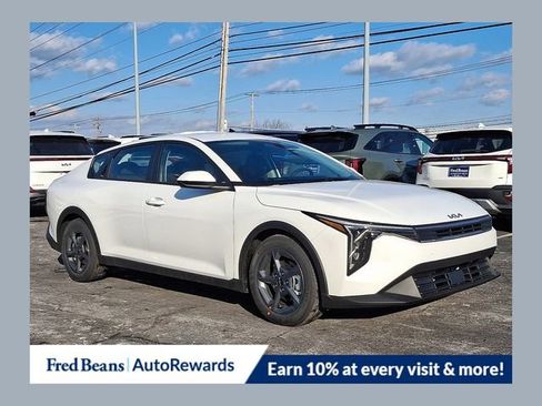New 2026 Kia K4 LXS image 1
