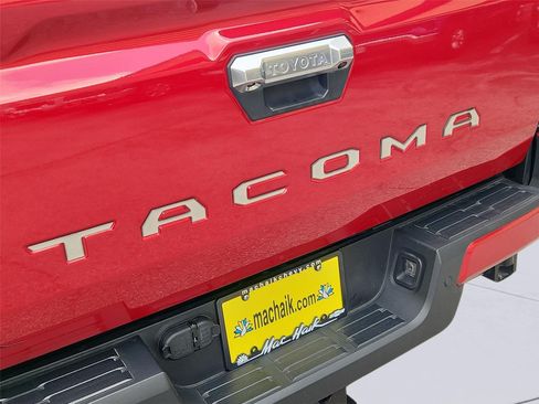 Used 2024 Toyota Tacoma Limited w/ Limited Package (LT) AWD/4WD image 31