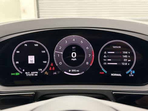 Certified 2024 Porsche Cayenne Coupe AWD/4WD image 17