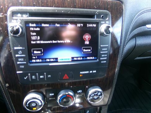 Used 2016 Chevrolet Traverse LT w/ Style and Technology Package AWD/4WD image 20