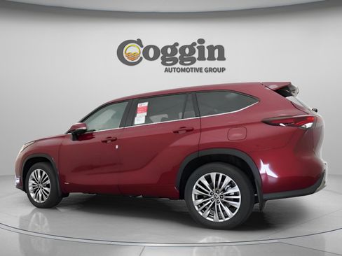New 2026 Toyota Highlander Platinum AWD/4WD image 7