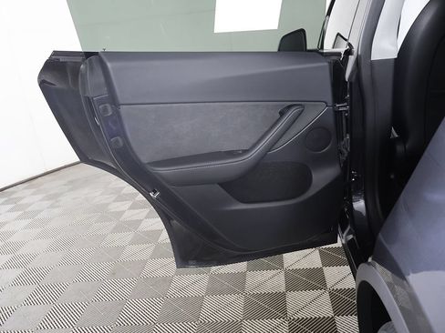 Used 2024 Tesla Model Y Long Range RWD image 26