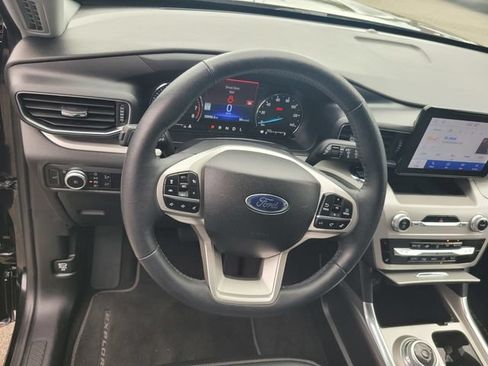 Certified 2023 Ford Explorer XLT w/ Equipment Group 202A AWD/4WD image 30