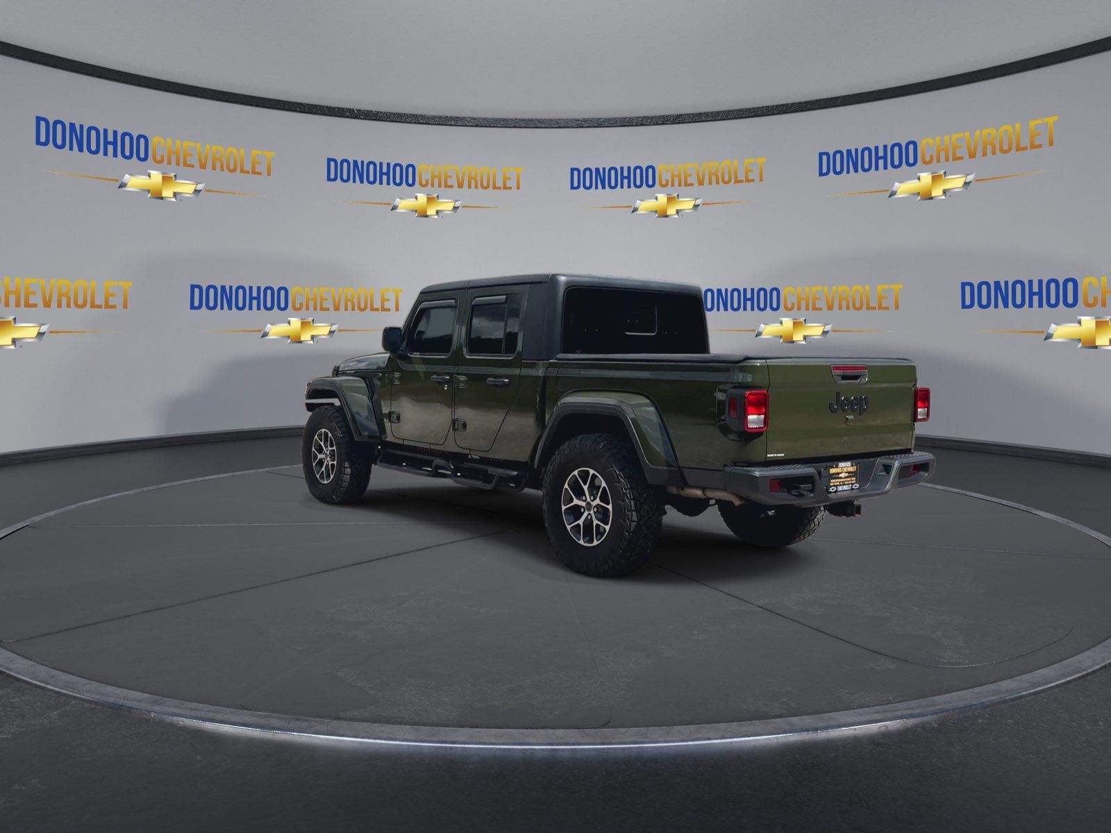 Used 2024 Jeep Gladiator Sport AWD/4WD image 11