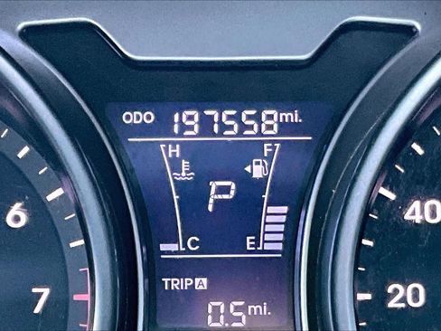 Used 2013 Hyundai Veloster w/ Style Pkg image 25