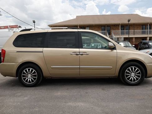 Used 2011 Kia Sedona EX w/ Luxury Pkg FWD image 16