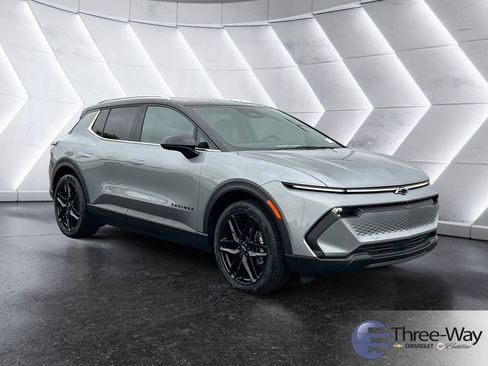 New 2026 Chevrolet Equinox EV LT FWD image 7