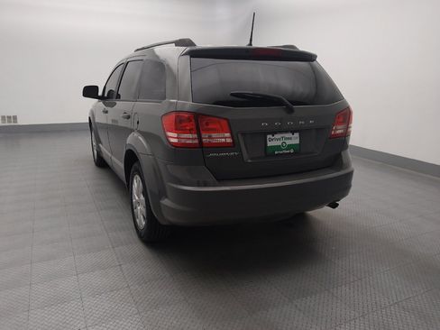 Used 2019 Dodge Journey SE FWD image 6