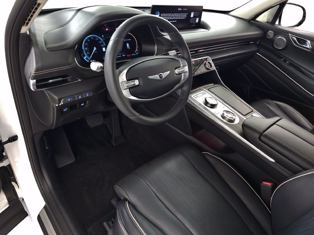 Used 2024 Genesis GV80 2.5T w/ Prestige Package AWD/4WD image 17