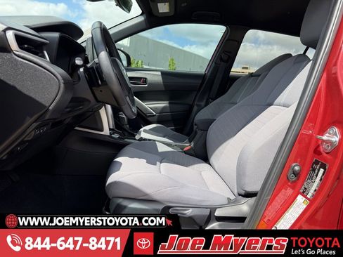 Used 2025 Toyota Corolla Cross AWD Hybrid image 27