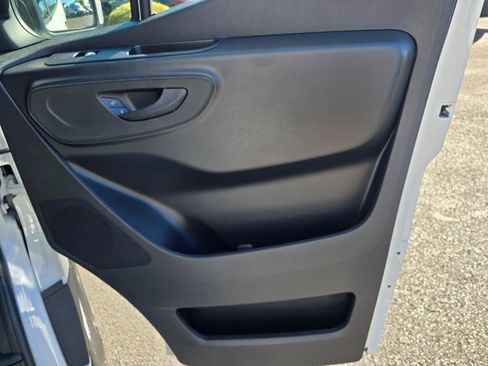 New 2025 Mercedes-Benz eSprinter 170 Cargo image 25