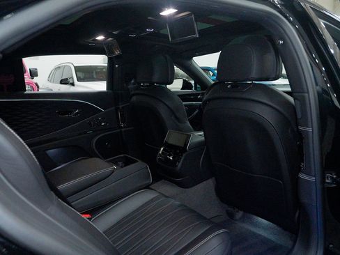 Used 2021 Bentley Flying Spur V8 image 48