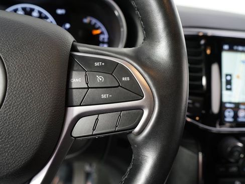 Used 2021 Jeep Grand Cherokee Laredo X AWD/4WD image 34