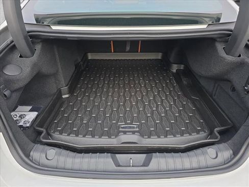 Certified 2024 Jaguar XF R-Dynamic SE image 12