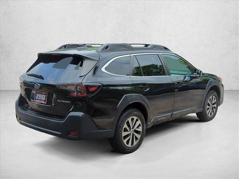 Used 2024 Subaru Outback Premium AWD/4WD image 7