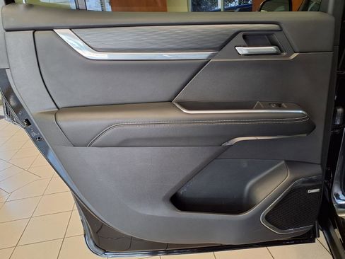 Used 2025 GMC Acadia Elevation FWD image 17