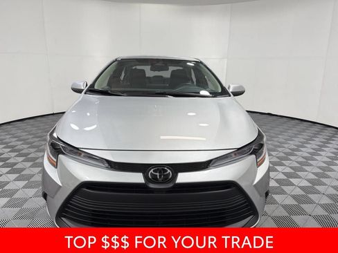 Used 2026 Toyota Corolla LE FWD image 2