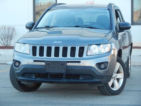 Used 2013 Jeep Compass Latitude AWD/4WD image 3