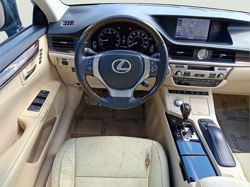 Used 2014 Lexus ES 350 w/ Luxury Package FWD image 8