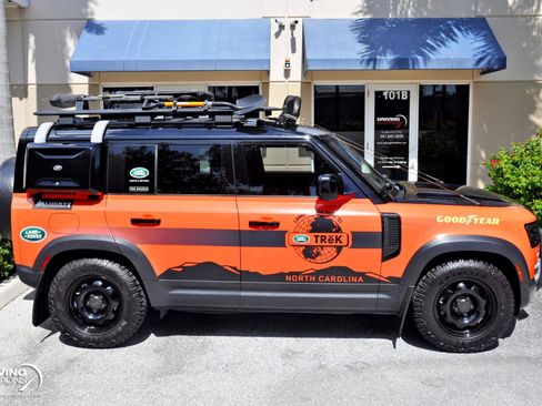 Used 2022 Land Rover Defender 110 S AWD/4WD image 9