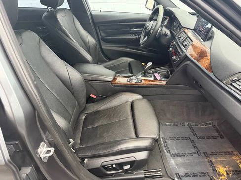 Used 2013 BMW 335i Sedan image 19