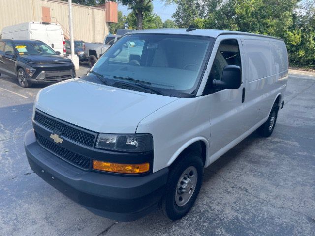 Used 2021 Chevrolet Express 2500 RWD image 2