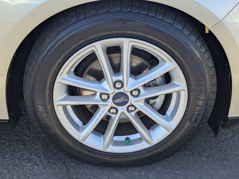 Used 2016 Ford Focus SE image 9