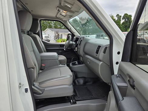 Used 2019 Nissan NV 2500 SV image 25