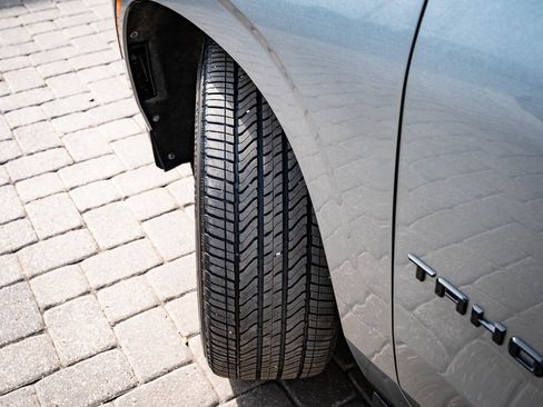 Used 2025 Chevrolet Tahoe High Country image 42