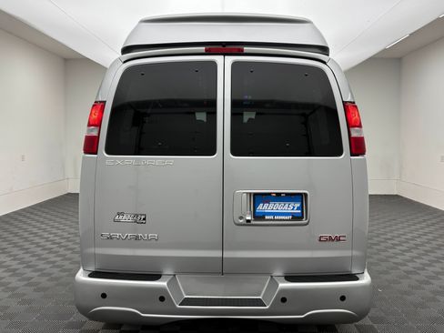 Used 2026 GMC Savana 2500 w/ Driver Convenience Package RWD image 9