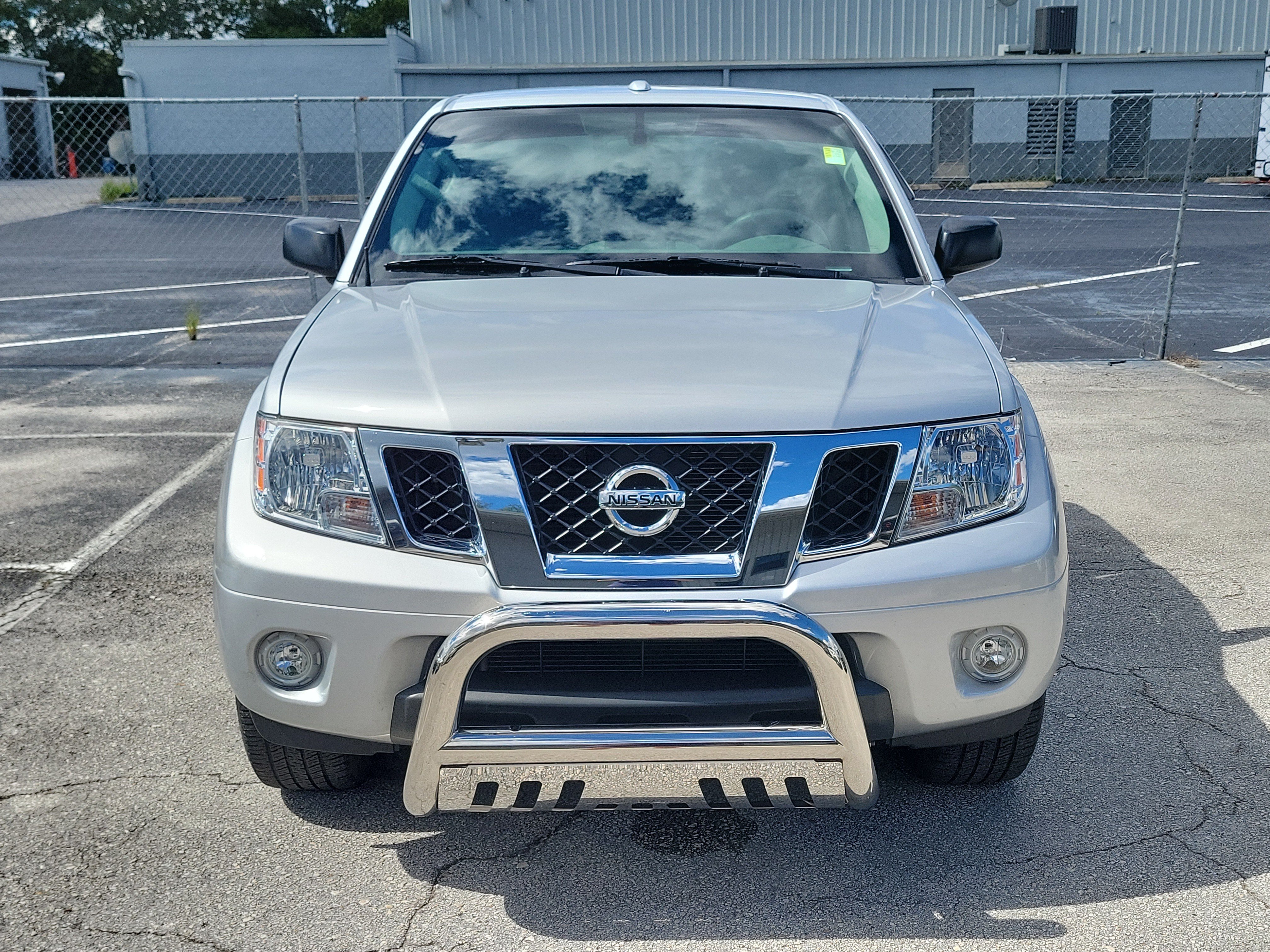 Certified 2018 Nissan Frontier SV RWD image 2