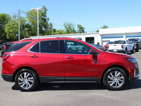 Used 2023 Chevrolet Equinox Premier AWD/4WD image 11