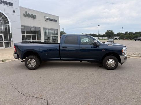 Used 2024 RAM 3500 Tradesman w/ Chrome Appearance Group AWD/4WD image 2