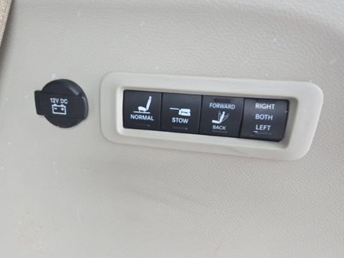 Used 2021 Chrysler Pacifica Limited w/ Premium & Safety Sphere Group AWD/4WD image 16