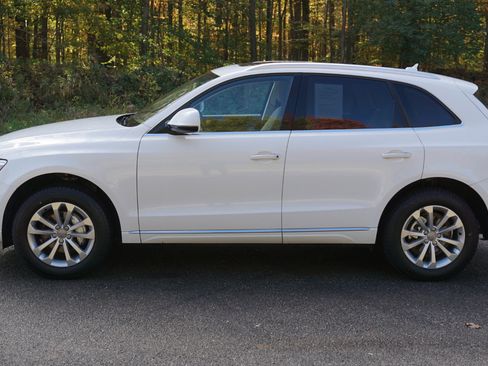 Used 2017 Audi Q5 2.0T Premium image 2